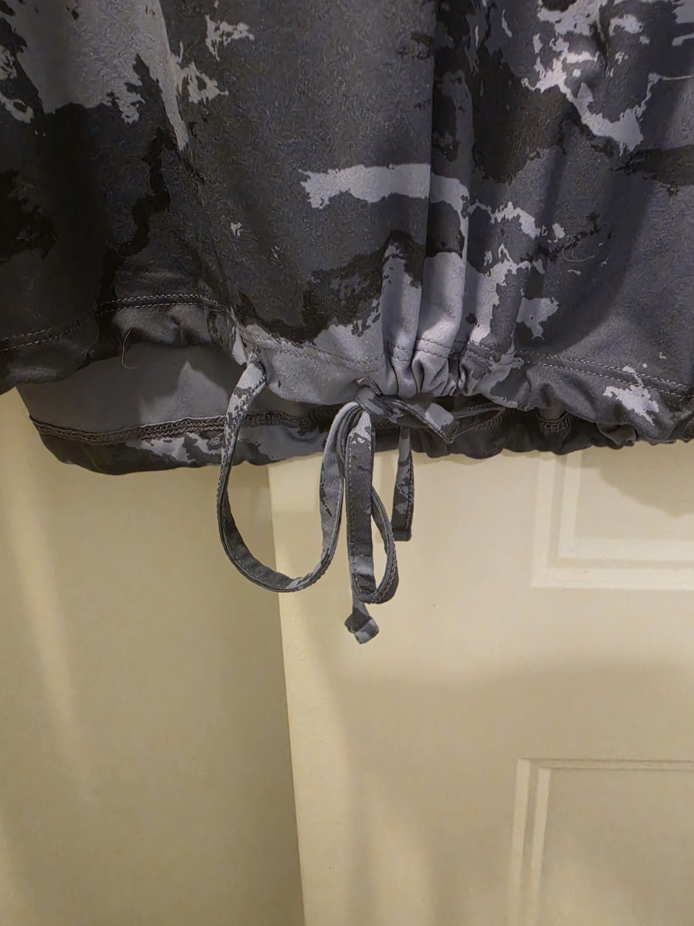 Women's Hooded Performance Shirt - Charcoal Camouflage - Picture 3 of 8